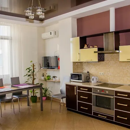 Frantsuzskiy Bulvar Apartment *