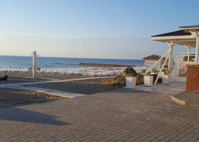 Frantsuzskiy Bulvar Apartman *