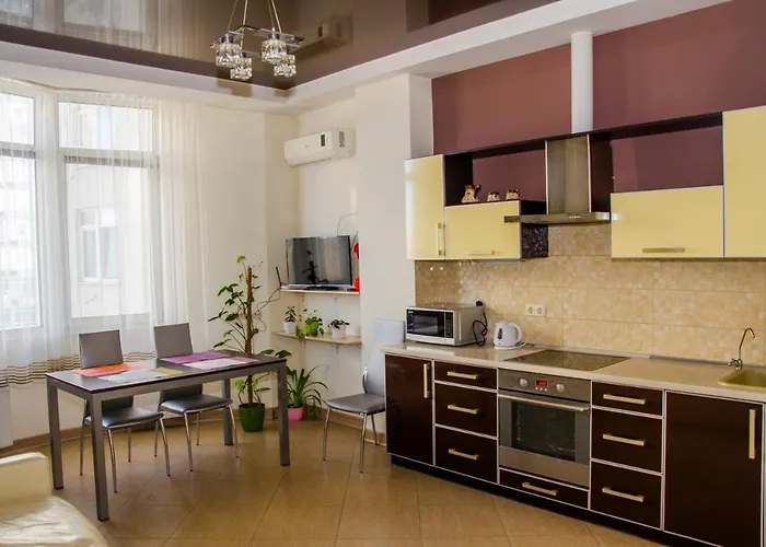 Frantsuzskiy Bulvar Apartment *