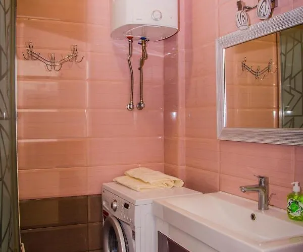 Frantsuzskiy Bulvar Apartment *